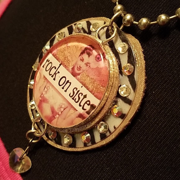 Leather/crystal/zebra crystal necklace - Picture 4 of 6